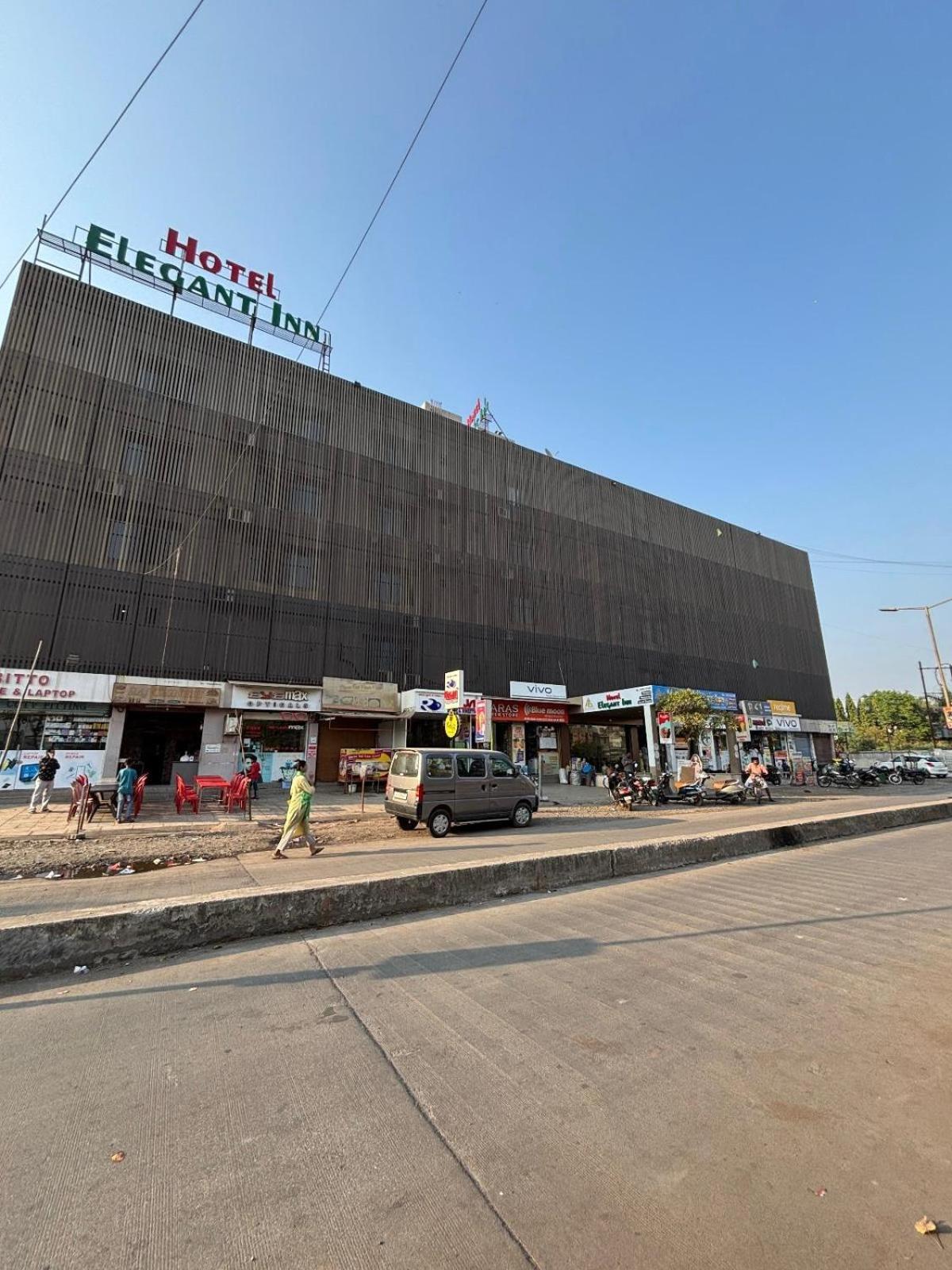Hotel Elegant Inn Surat Ngoại thất bức ảnh